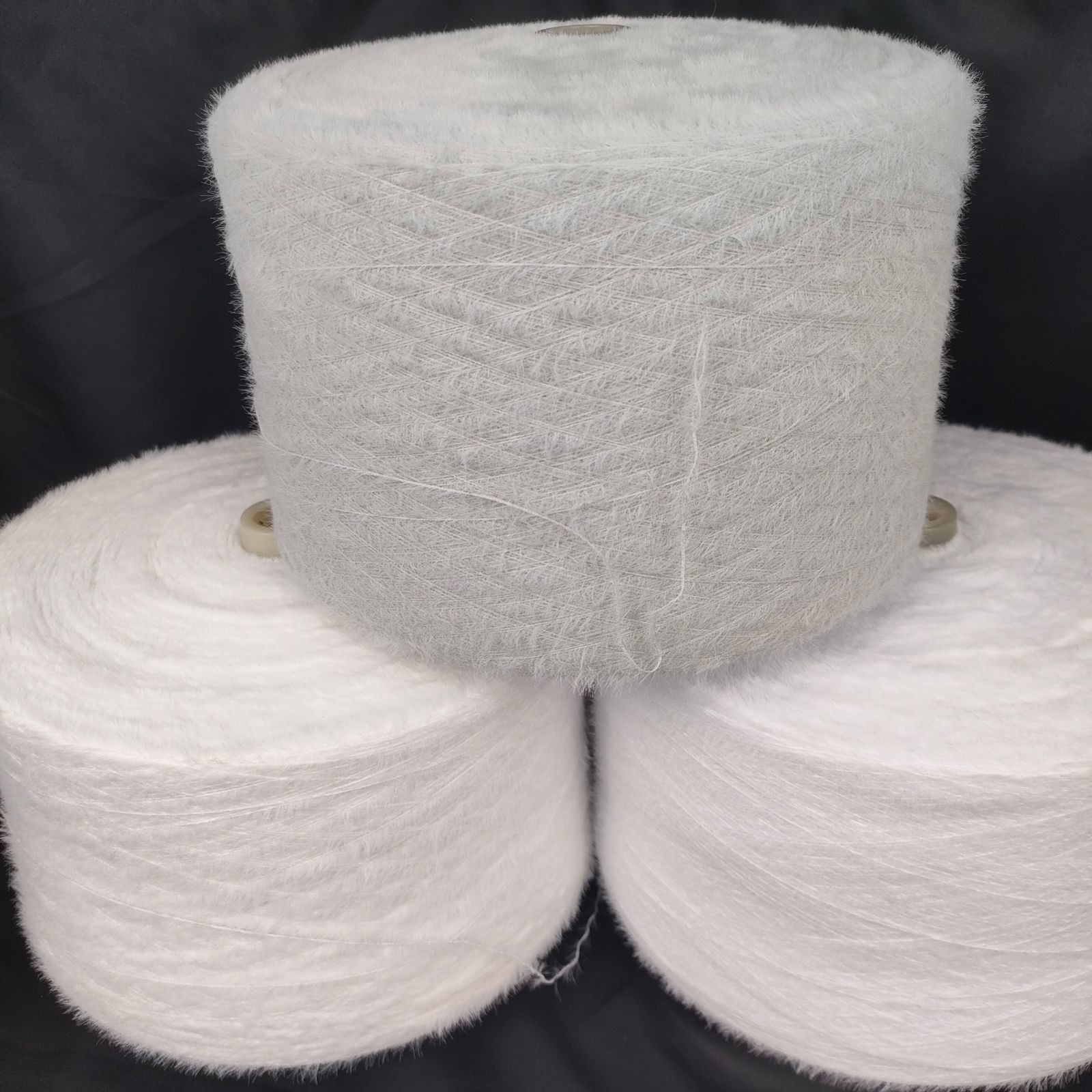 1.3CM 0.9CM 100% Nylon Eyelash Yarn Fancy Soft Yarn For Making Knit Fabrics