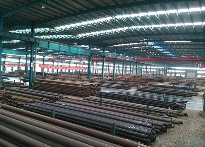 1422mm ASTM A335 P5 Boiler Seamless Alloy Steel Pipe