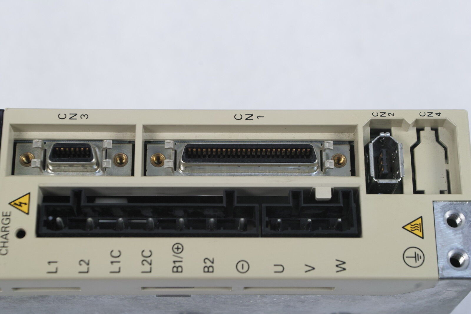 SGDS-02A05A yaskawa electric 200w power aC output servopack module