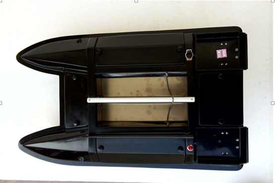 Popular Fiberglass RC Bait Boat Used in Lake