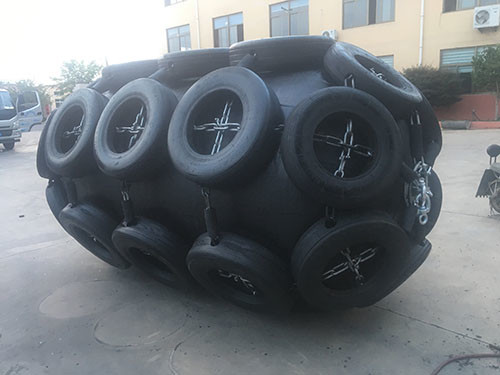 3300mm*6500mm Custom Pneumatic Rubber Fenders OEM ODM