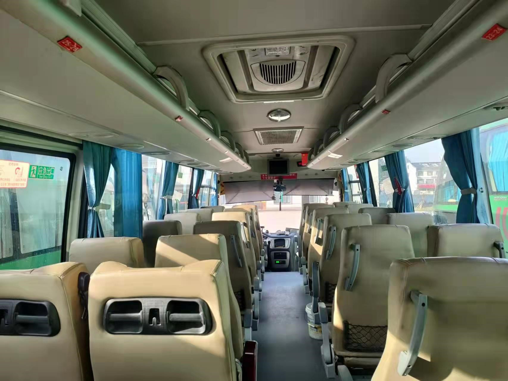 Mini Bus Engine Kinglong XMQ6829 Coach Bus 34seats Diesel Yuchai Engine