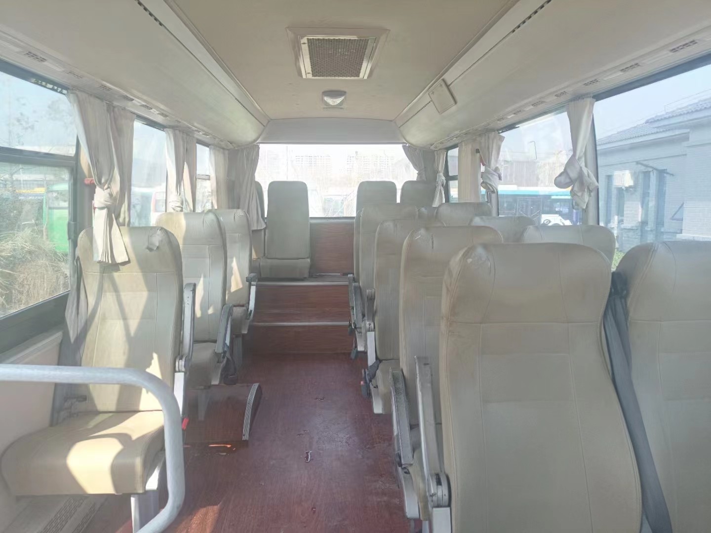 ZK6729D Used Small Bus Yutong Front Cummins Engine Euro IV 25 - 30seater Second Hand Coach