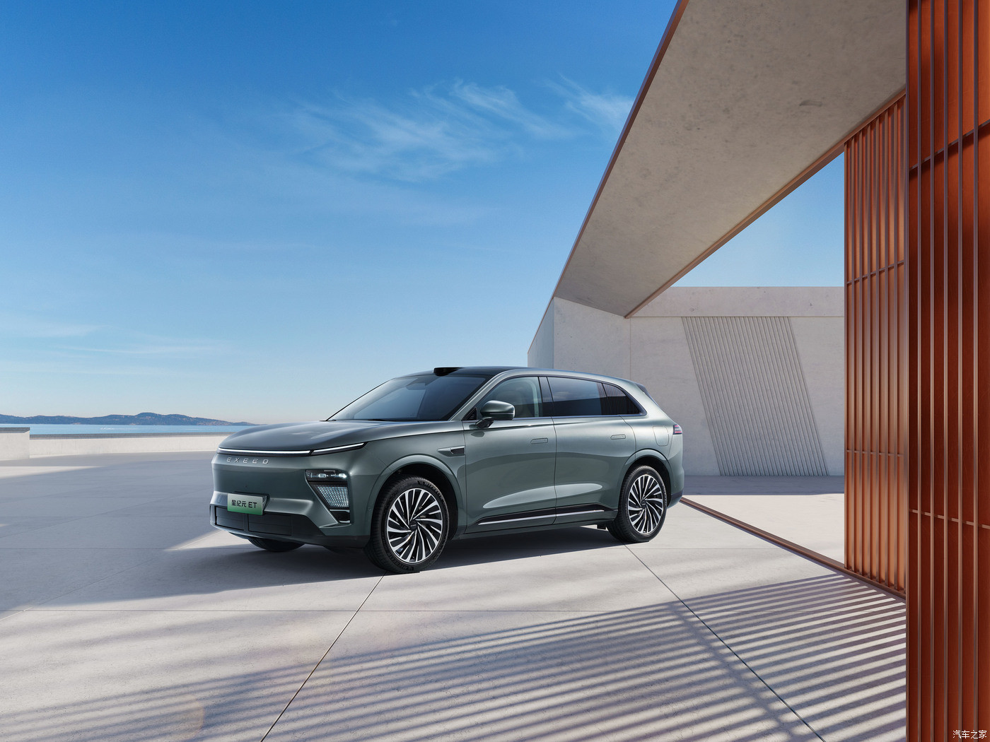 200km/h Chery Electric Car SUV EXEED ET 290 Nm Torque With Side hung door