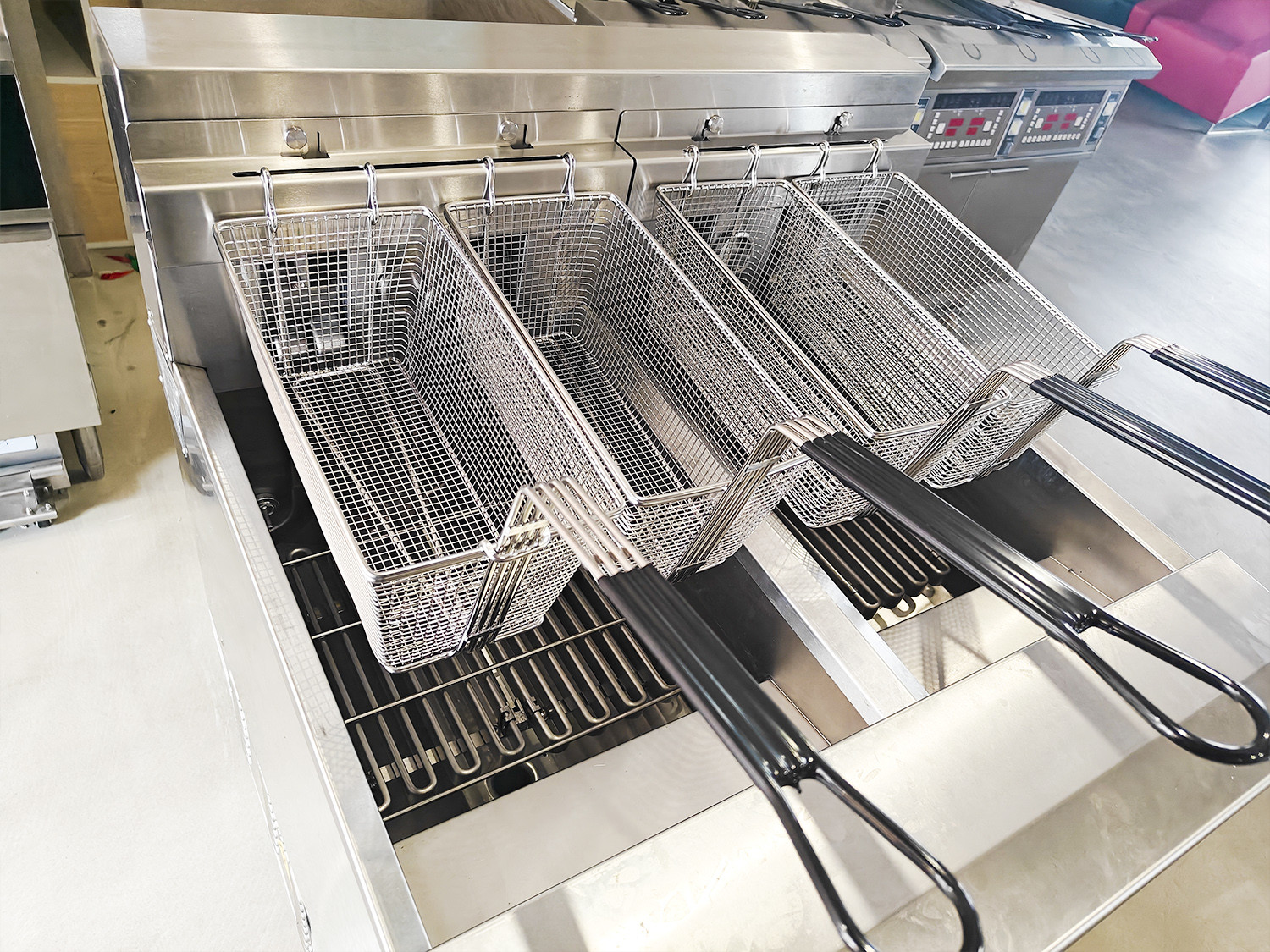 28.6kw Double Tank Big Capacity Digital Computer Panel Electric&gas Chips Open Fryer Machine