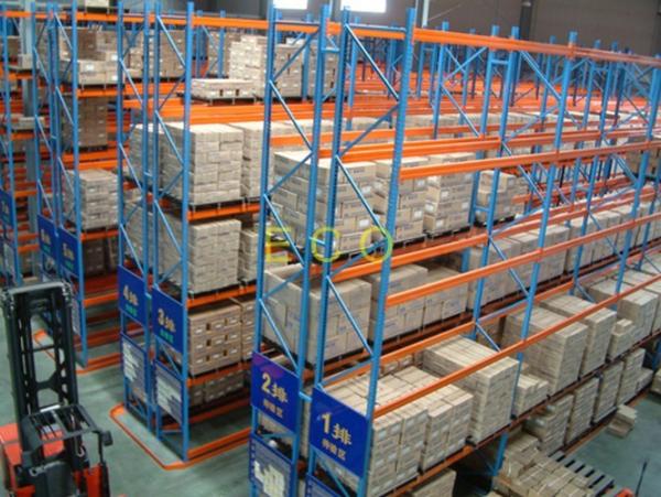 Narrow Aisle Pallet Style Steel Warehouse Storage Racks / Adjustable Selective