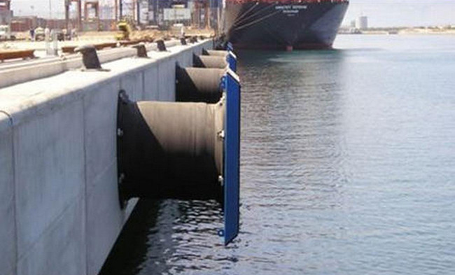 Advanced Cylindrical Marine Fenders Inflatable Yacht Rubber High Resilience