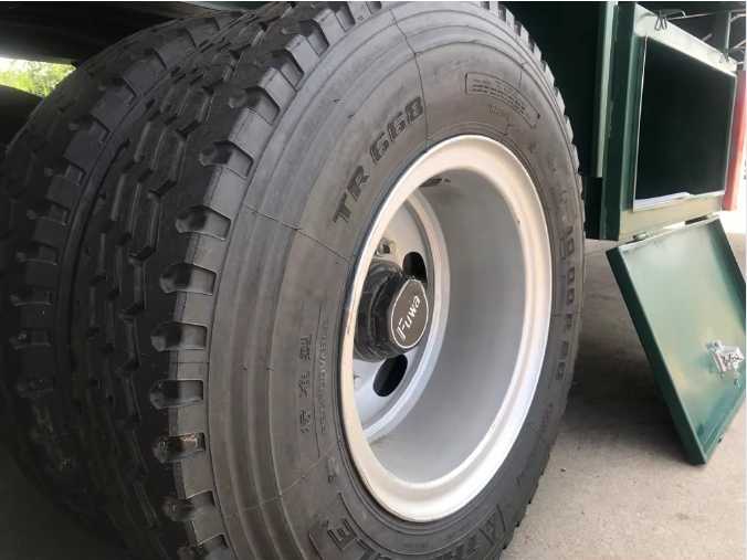 Factory Customization 40ft Flatbed Semi Trailer 2 Axles 3 Axles 4 Axles Dolly Tractor Chassis For Connecting