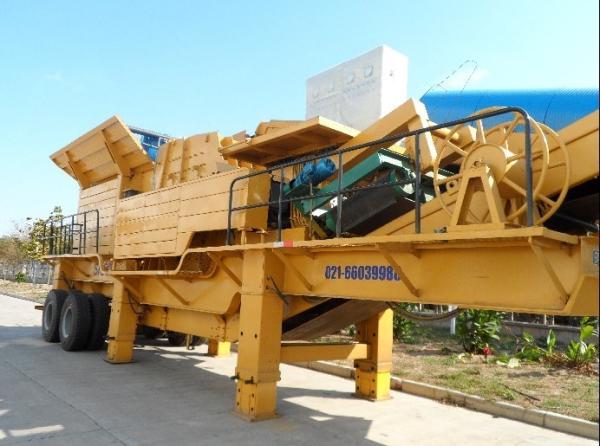 Wheel Mounted Mobile Crushing Station vertical shaft impact crusher small stone