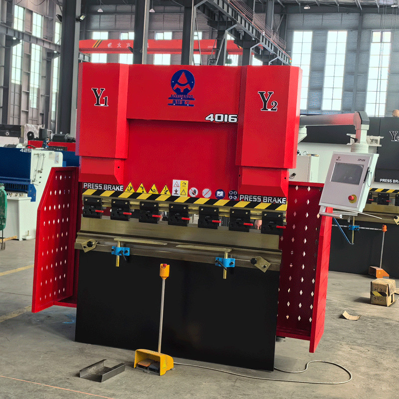 CNC Bending Machine Hydraulic Press Brake 40T 2mm Thick Metal Folding