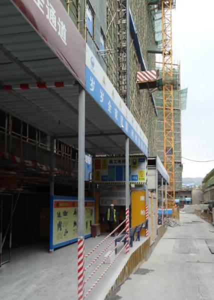 Modular SC200BZ Man Material Hoist , Passenger Hoist Safety Lifting Speed 0–46 M
