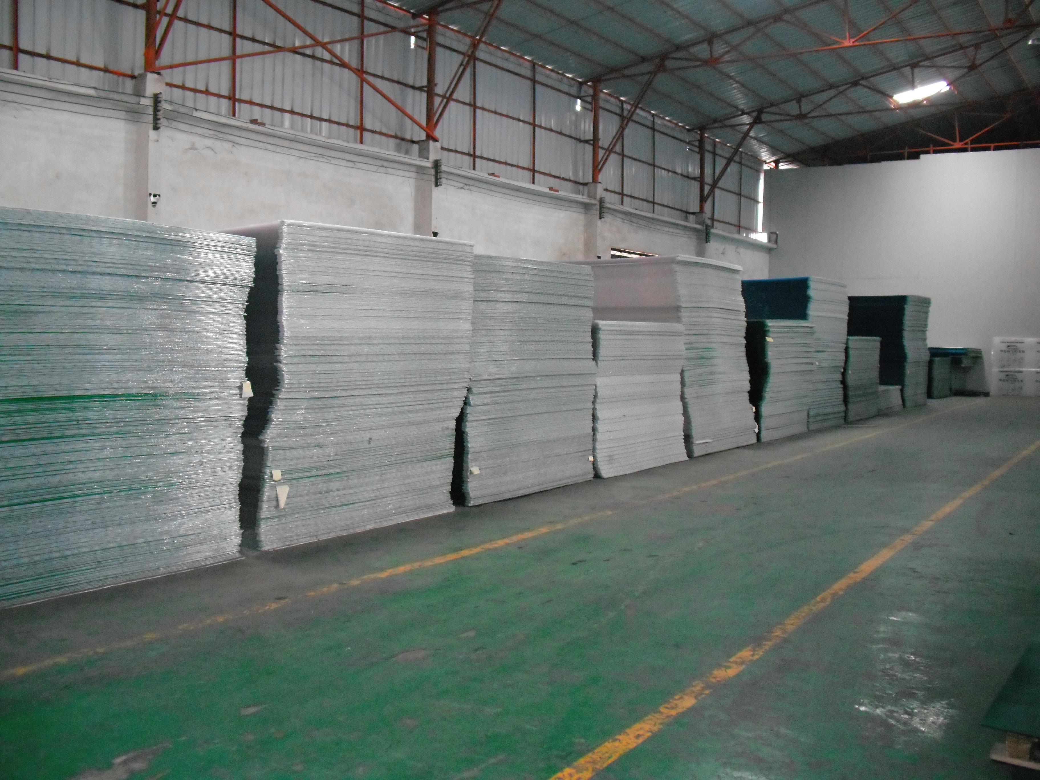 Unleash the Potential of Your Projects with the Purple Four-Layer Polycarbonate Sheet s Unique Four-Layer Structure