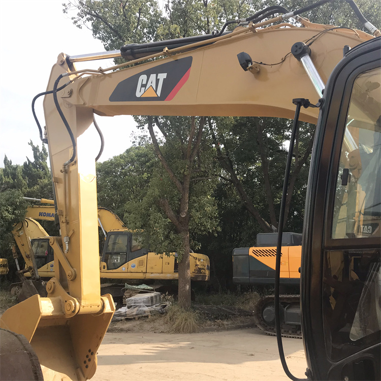 2021 Good Condition Japan Original 20 Ton Used Crawler Excavator CAT 320D2 in Shanghai