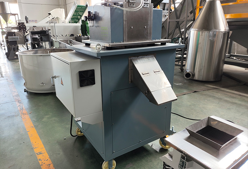 Double Stage Pelletizing Strand Cooling Cutting Plastic Granulator Machine