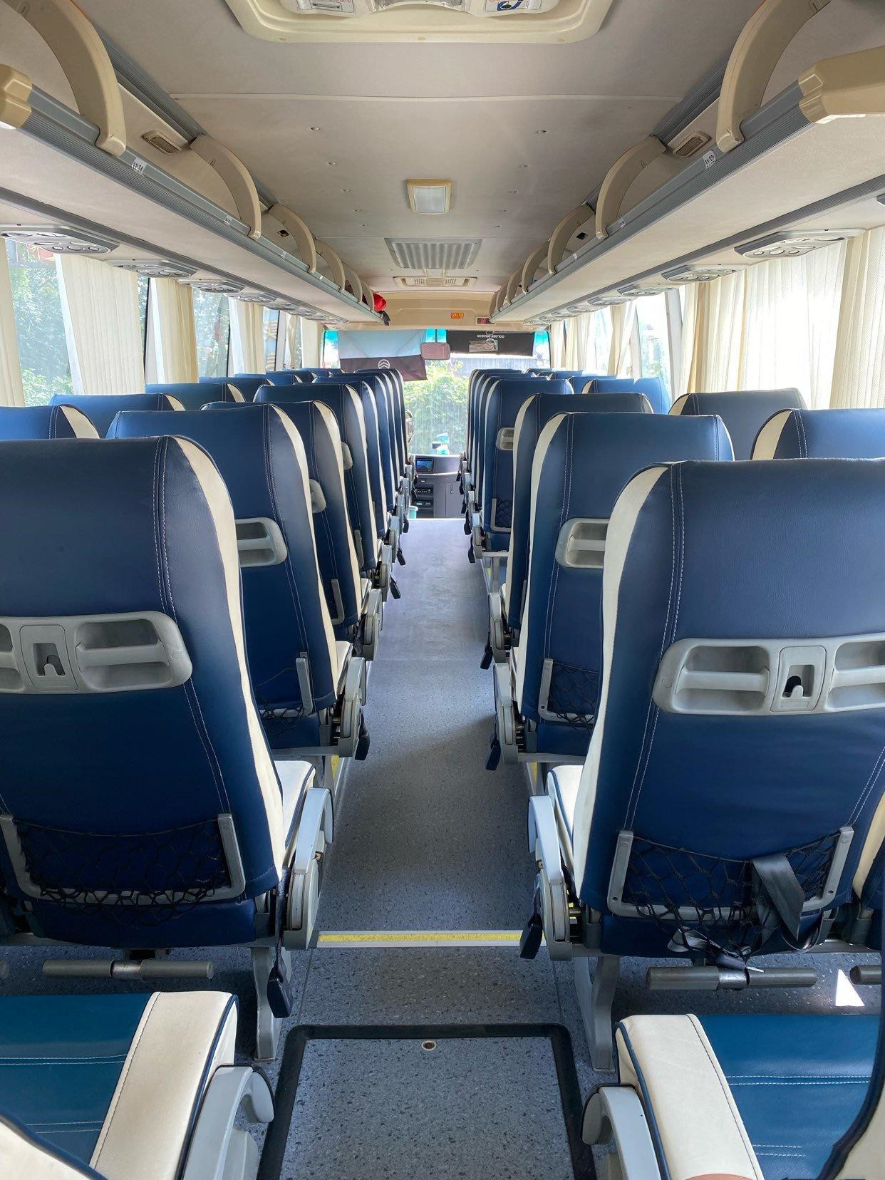Used Golden Dragon Bus 45seats Manual Gearbox Diesel Rear Engine Lhd Luxury Tourist Bus