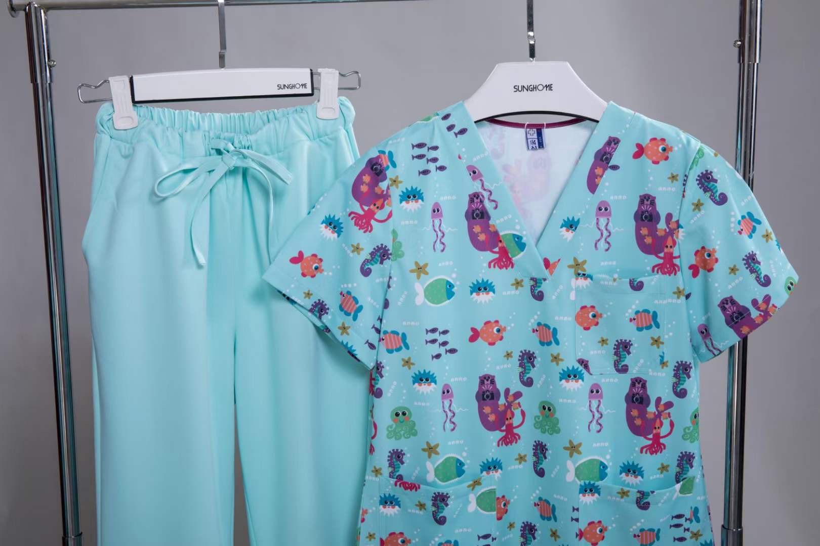 S&J OEM Medical Clothing Hospital Uniform Doctors Nurses Men Women Hospital Clothing Patient Gown Clothes Cotton Unisex Custom