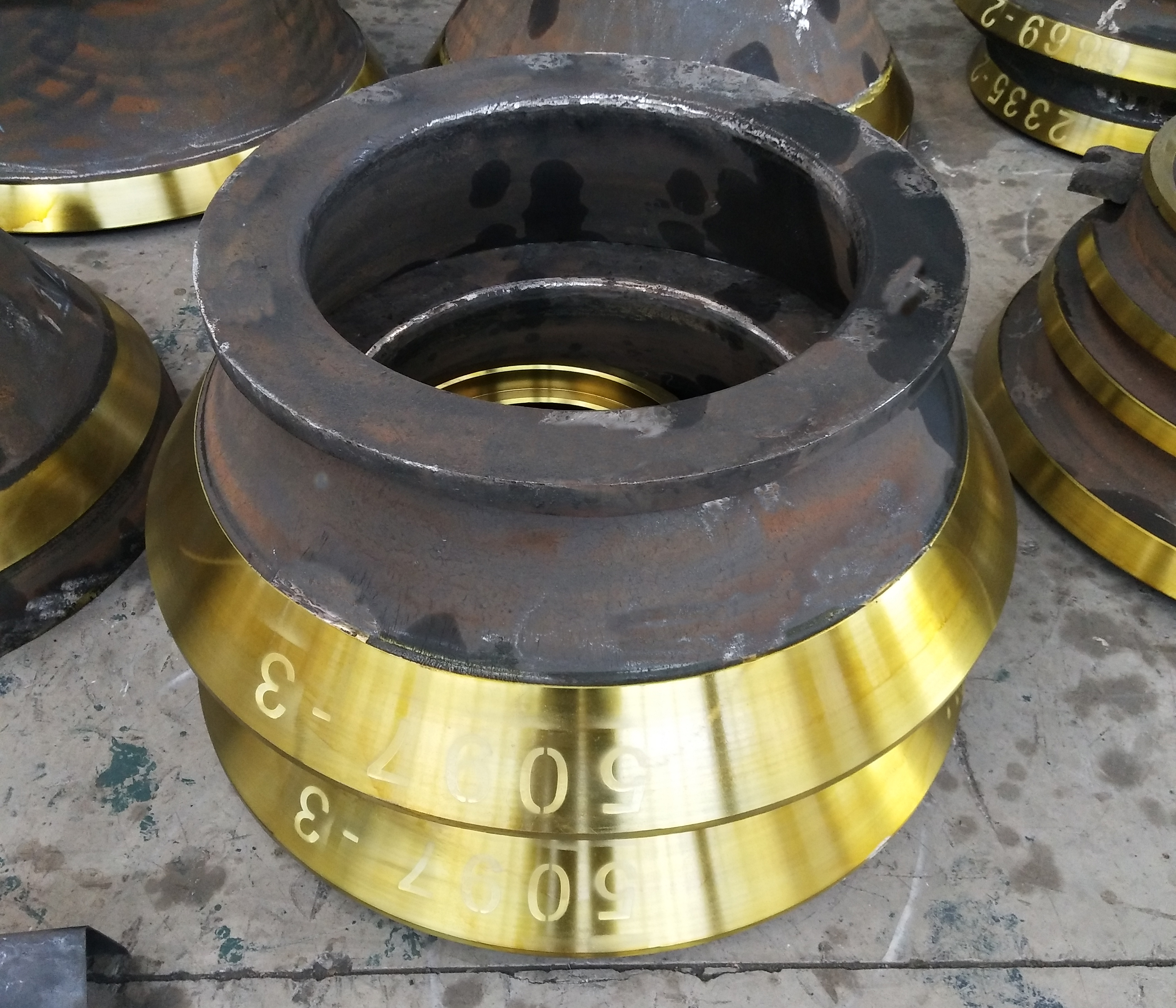Australia cone/jaw crusher spare parts used for mining and stone crush