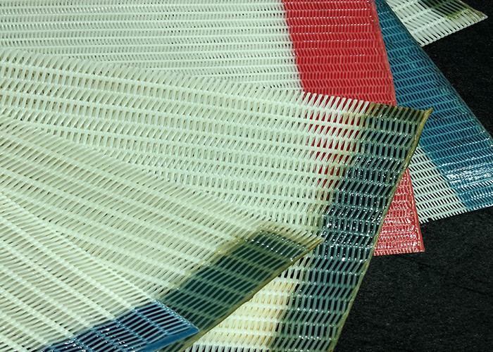 ISO9001 Plain Weaving Polyester Spiral Mesh Belt Easy To Clean Fruit Can Be Pressed