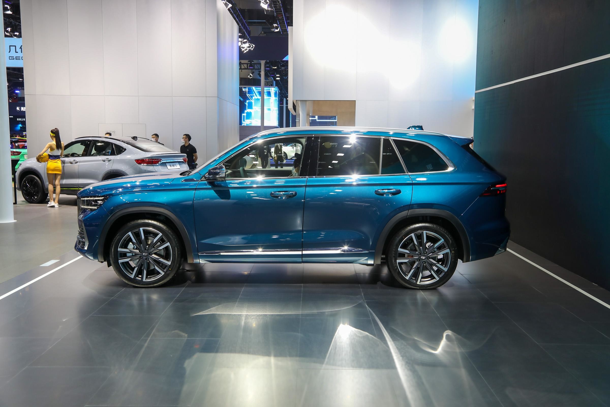 Hot selling 5-seater 2.0T Geely xingyue L xun compact SUV gasoline vehicle in China in stock in 2023