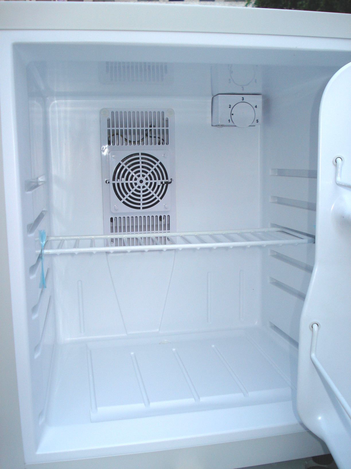 42 Liter Semi Conductor Hotel Mini Bars With Glass Door / Beverage Refrigerator