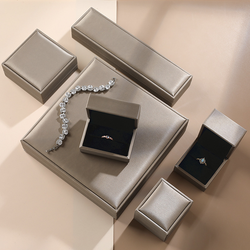 Custom Logo Printed Small Packaging Boxes Paper Ring Necklace Bangle Jewelry Gift Box