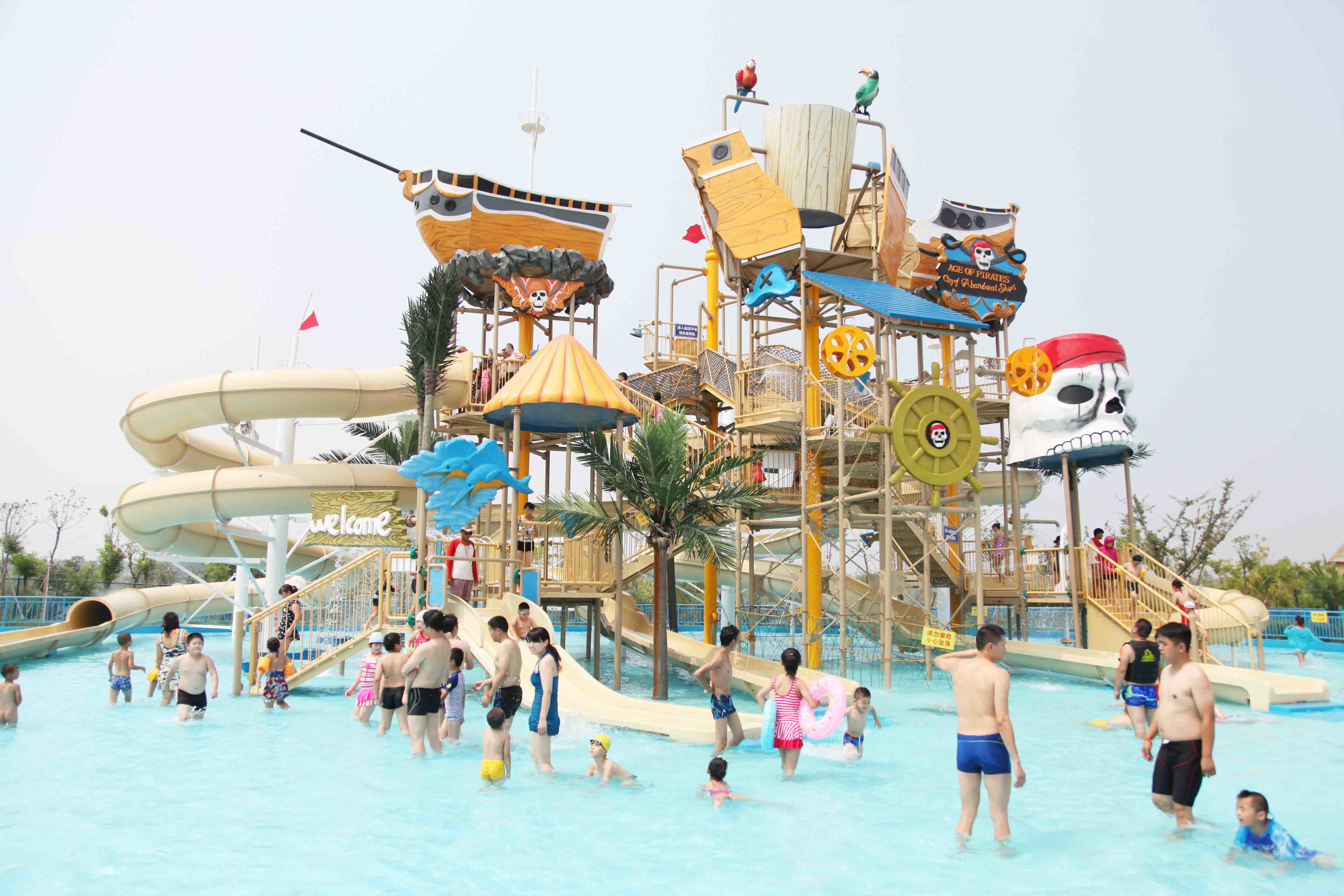 Safe Pirate Ship Medium Water Play Equipment Funny Slide Resort
