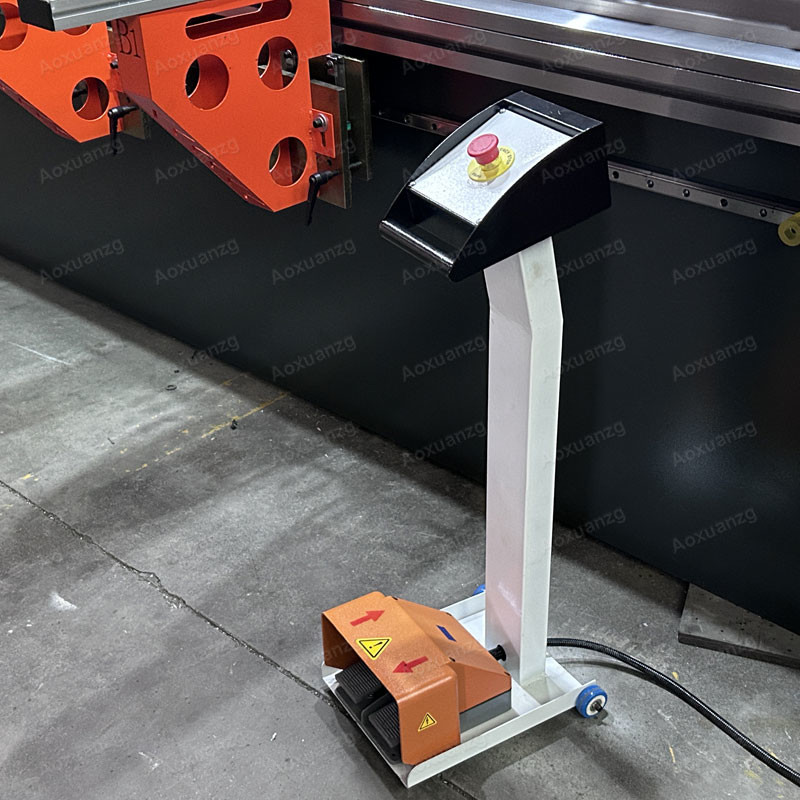 WE67K Delem DA58T 4+1 Axis CNC Metallugy Metal Progressing Bending Machine Hydraulic Press Brake