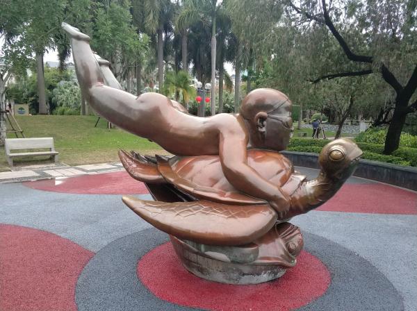 Creative Painted Bronze Figure Sculpture Customized Copper Art For Garden