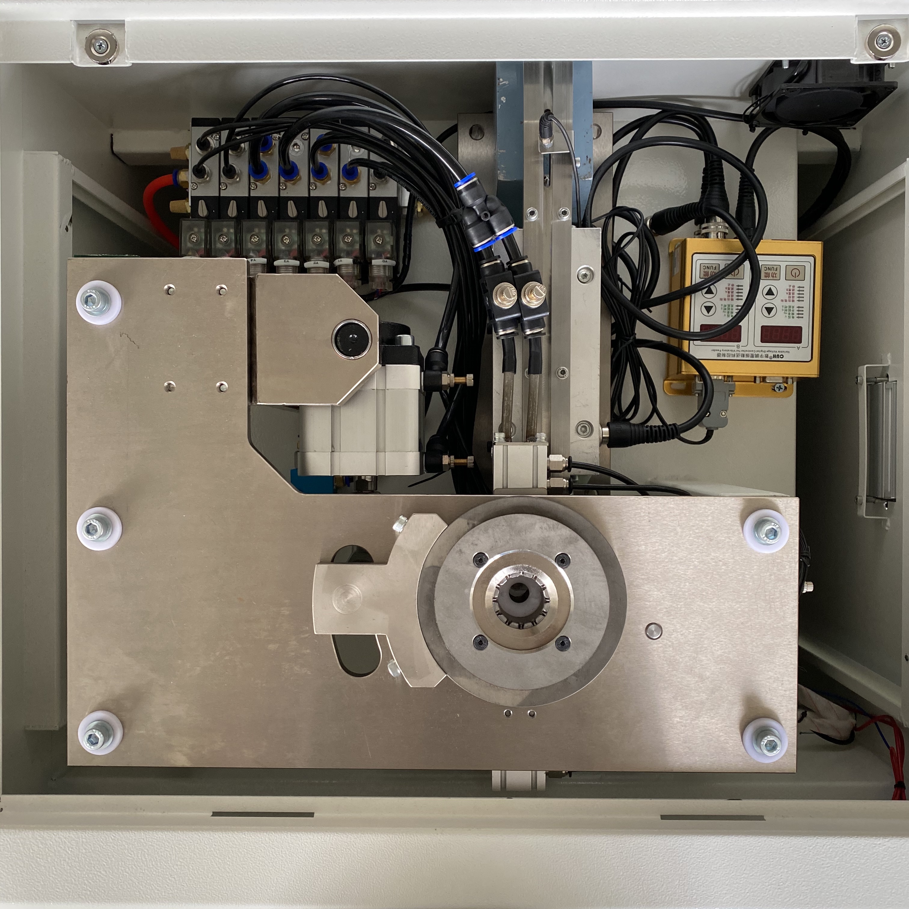 Bulb Base Custom Assembly Machine 50Hz - 60Hz Automatic Riveting Machine For E27 E14 B22 base