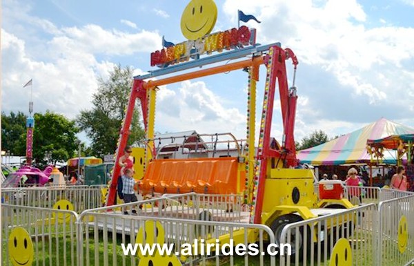 mobile amusement rides trailer mount mini flying car carnival rides for sale funfair games