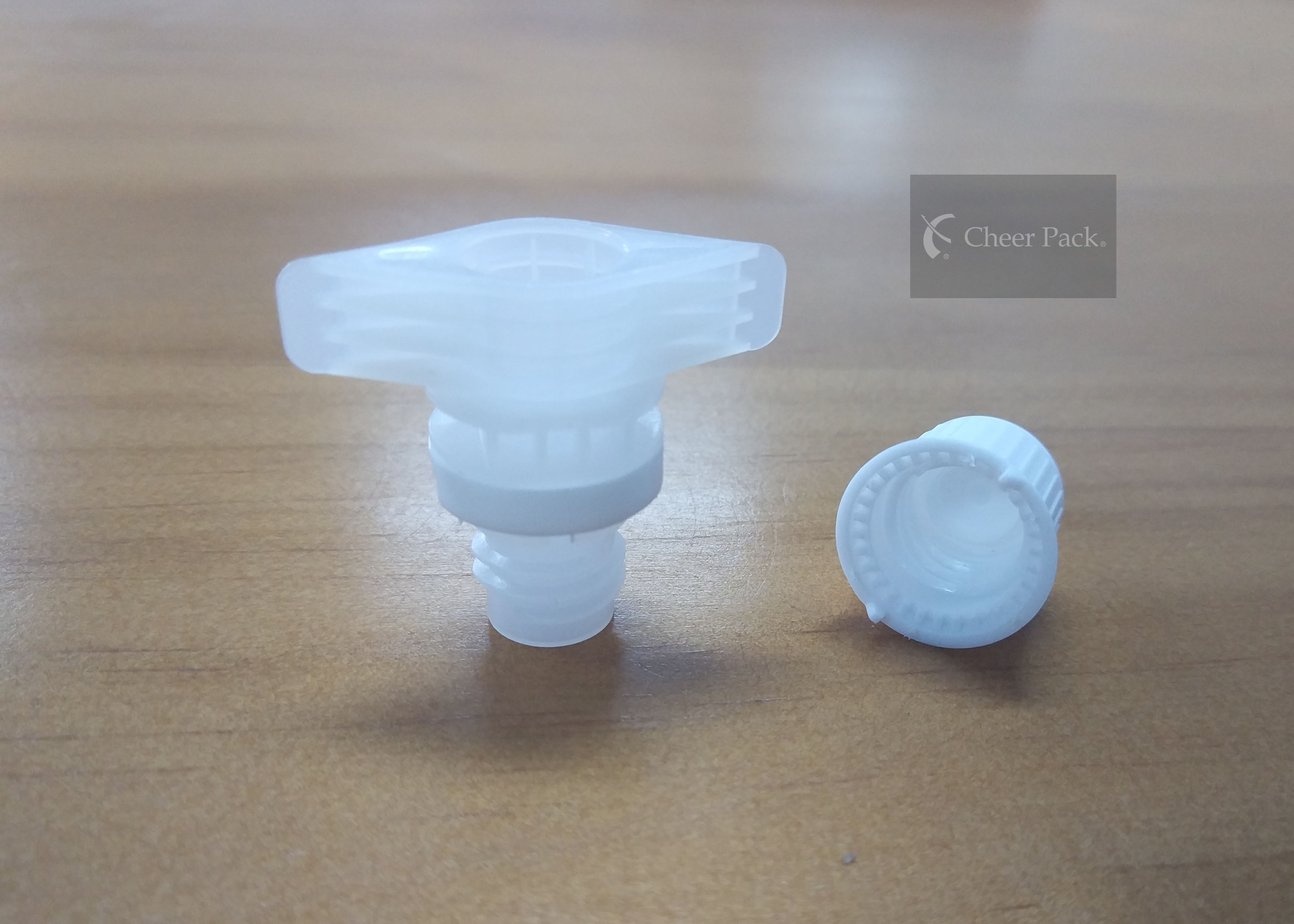 9.6mm Diameter White Pour Spout Caps For Baby Pouch Packaging