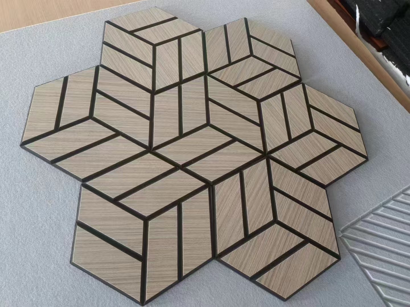 Hexagon Wood Veneer Acoustic Panels Noiseproof PET Slat Acoustic Wall Panels