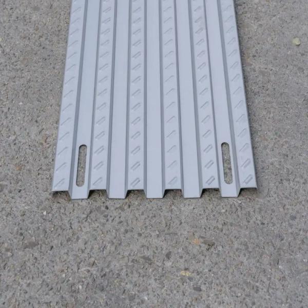 Slip Resistant Weatherproof Anti Slip Boards Walkway For Rooftop Solar Robust