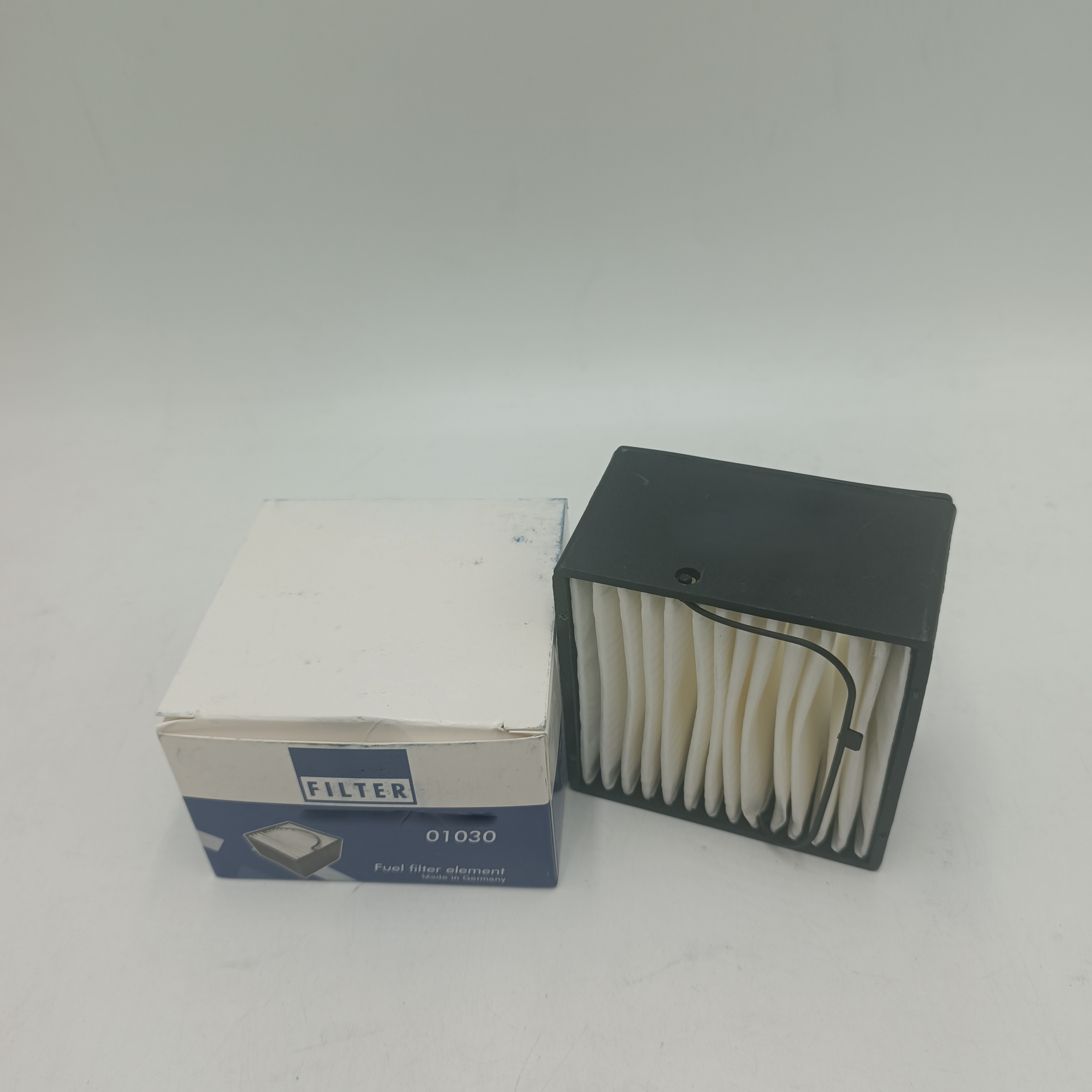 Filter for Truck Model 01030 Direct and 128*128*270 Size for Automotive and Truck Model