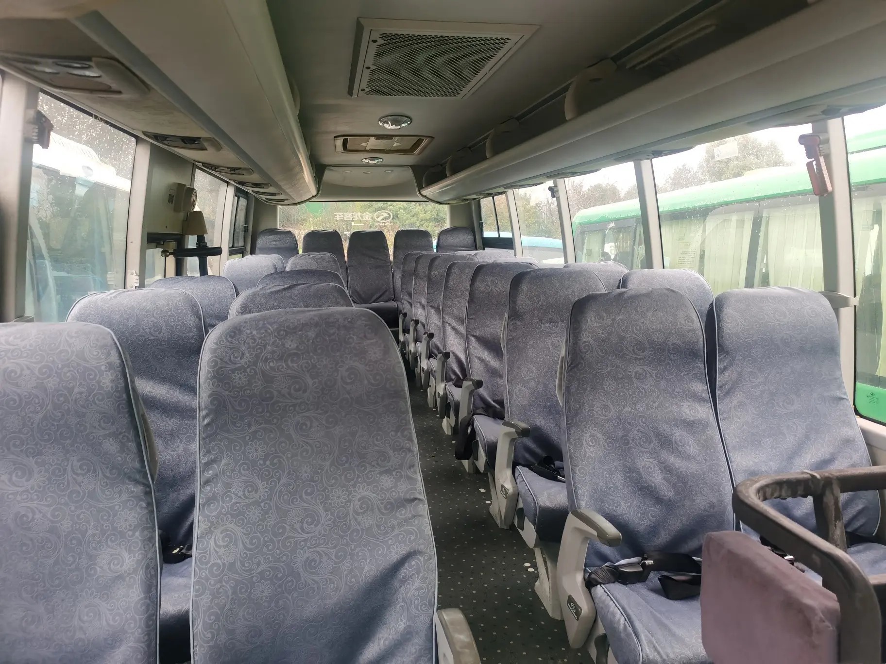 Used Diesel Bus Manual Transmission Yuchai Engine 31 Seats Sealing Window 2nd Hand Kinglong Bus XMQ6802
