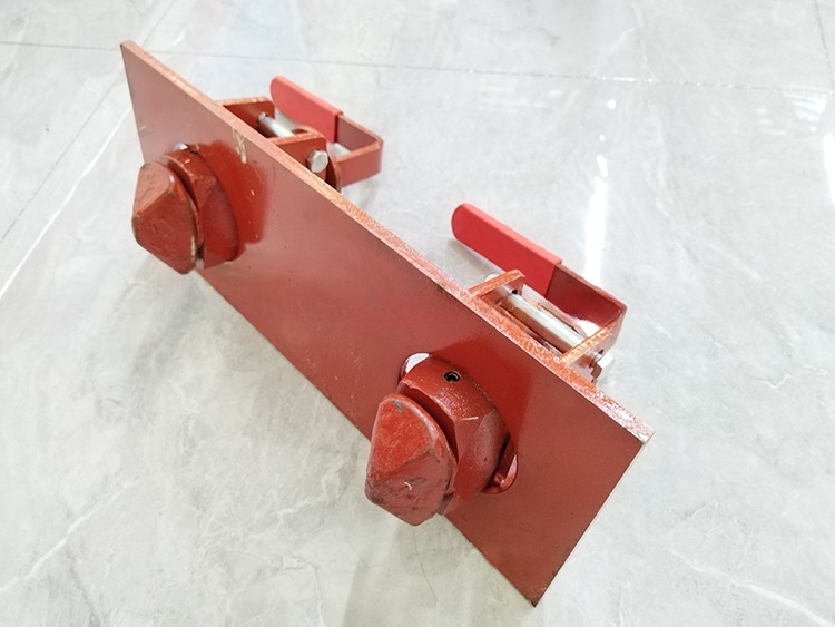 Semi Trailer Double Container Trailer Twistlock Twist Lock Front Pin Lock Trailer Parts Red and Black
