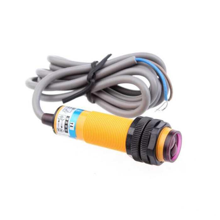 E3F-DS10C4 24V diffuse reflection photoelectric switch sensor 10cm three-wire normally open photoelectric switch