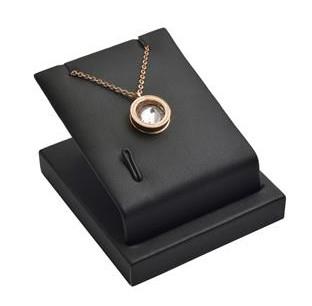 PU Leather Chain Necklace Display Stand Chemical Resistance For Jewellery Store