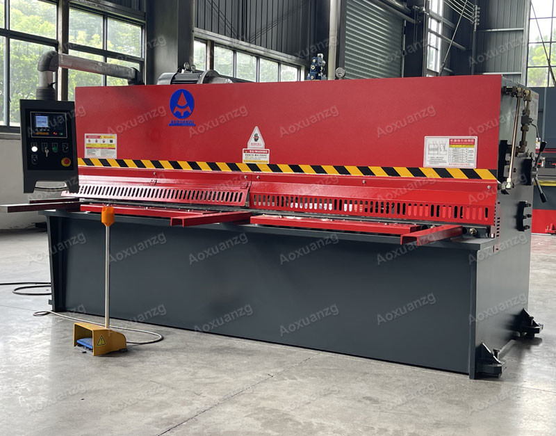 CNC Hydraulic Swing Shearing Machine 4mm Cutting Thickness 2500mm Cutting Width
