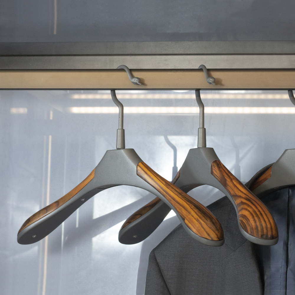 Luxury Bedroom Black Wooden Hotel Coat Hangers 270*450mm Eco Friendly