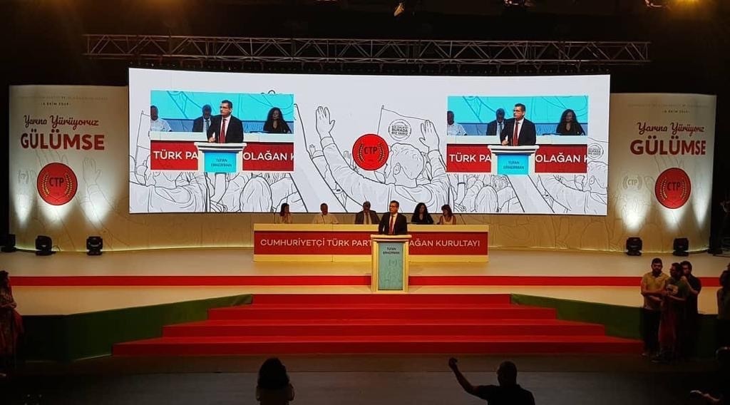 1200nits High Brightness LED Video Wall Flexible Screen P1.95 Indoor Use Ggalaxy Series
