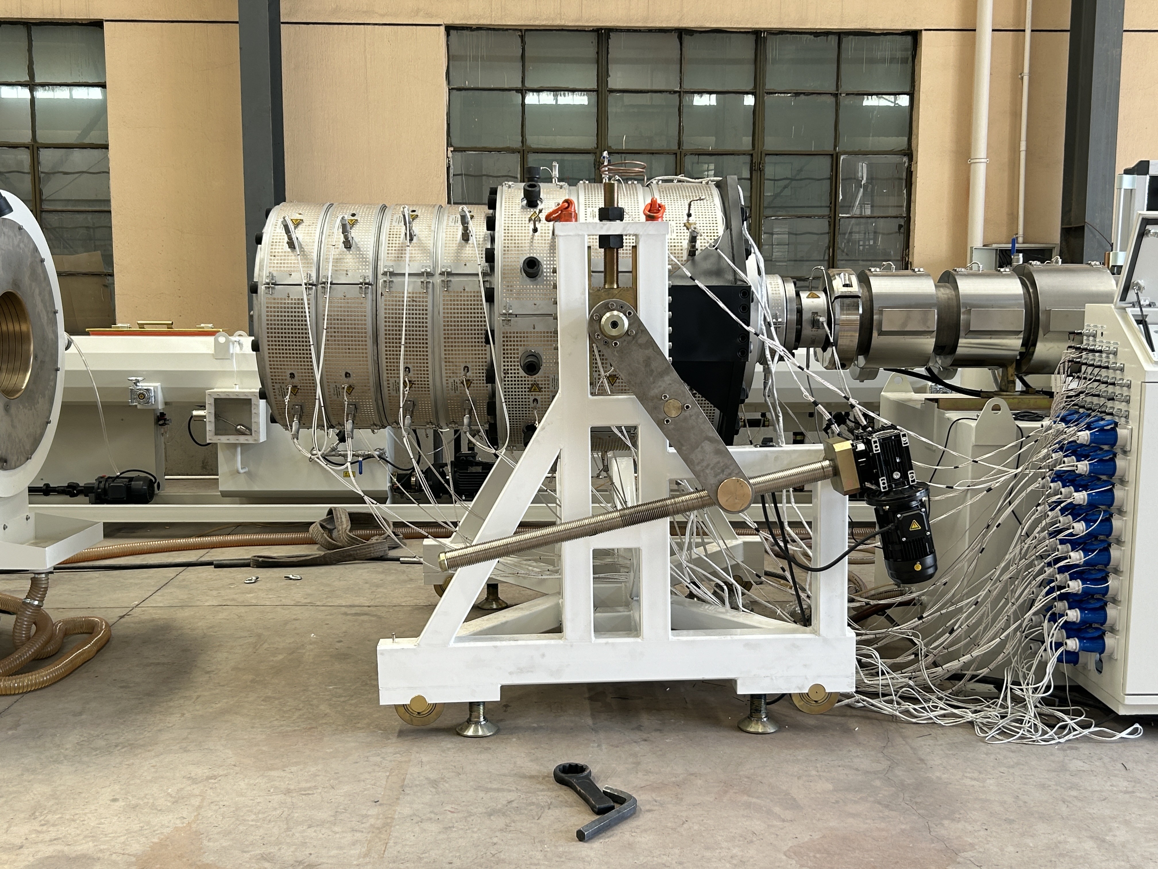 400-710mm PVC Pipe Extrusion Line With 92/188 110KW Motor