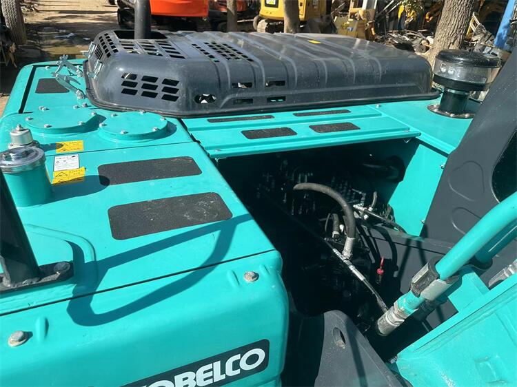 20 Tons Japan Kobelco SK200-8 Excavator Digger Machine With Original Hydraulic Valve