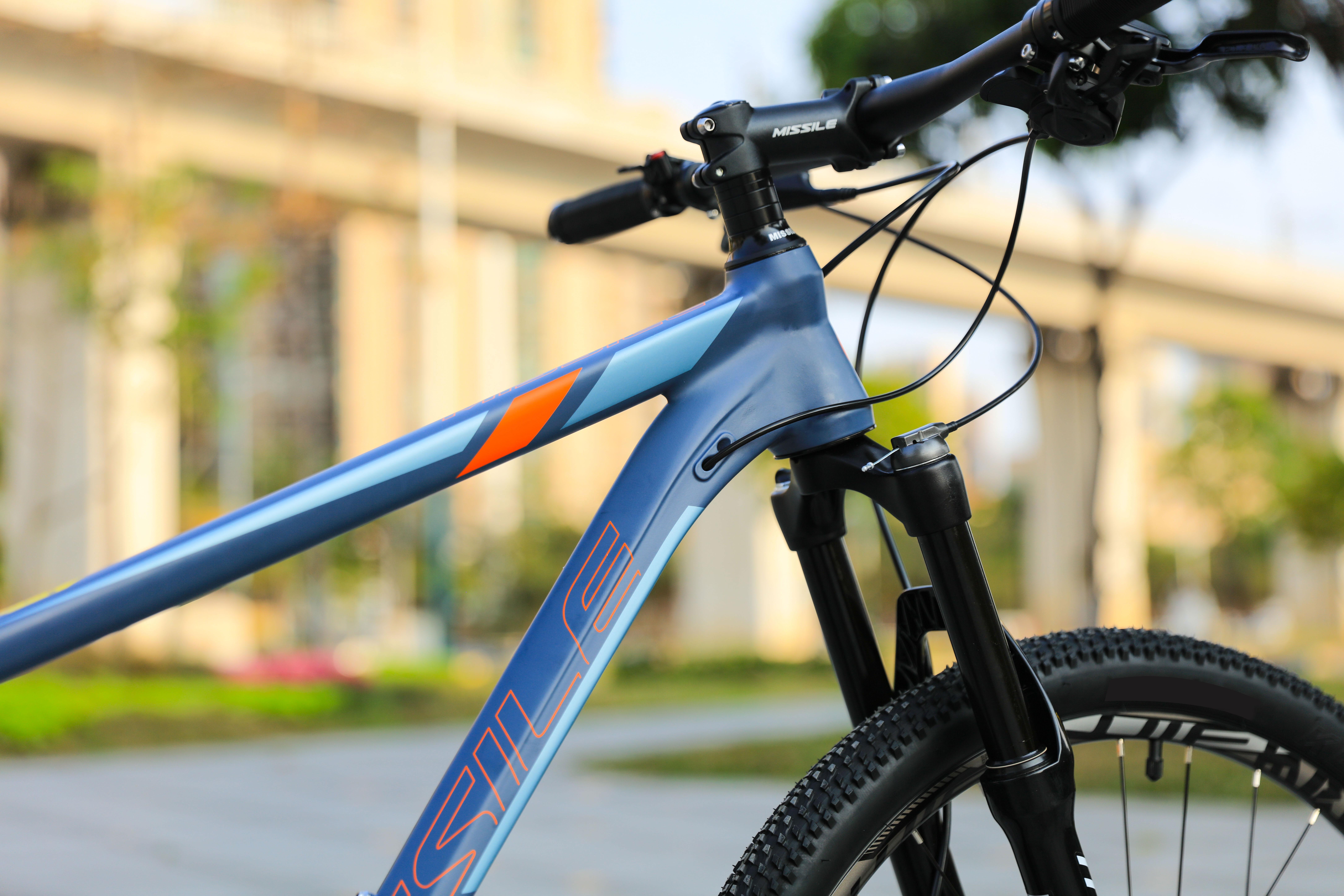 Sale 27.5" Aluminium Alloy Mountain Bike for Adult Front and Rear Wheel Disc Brake