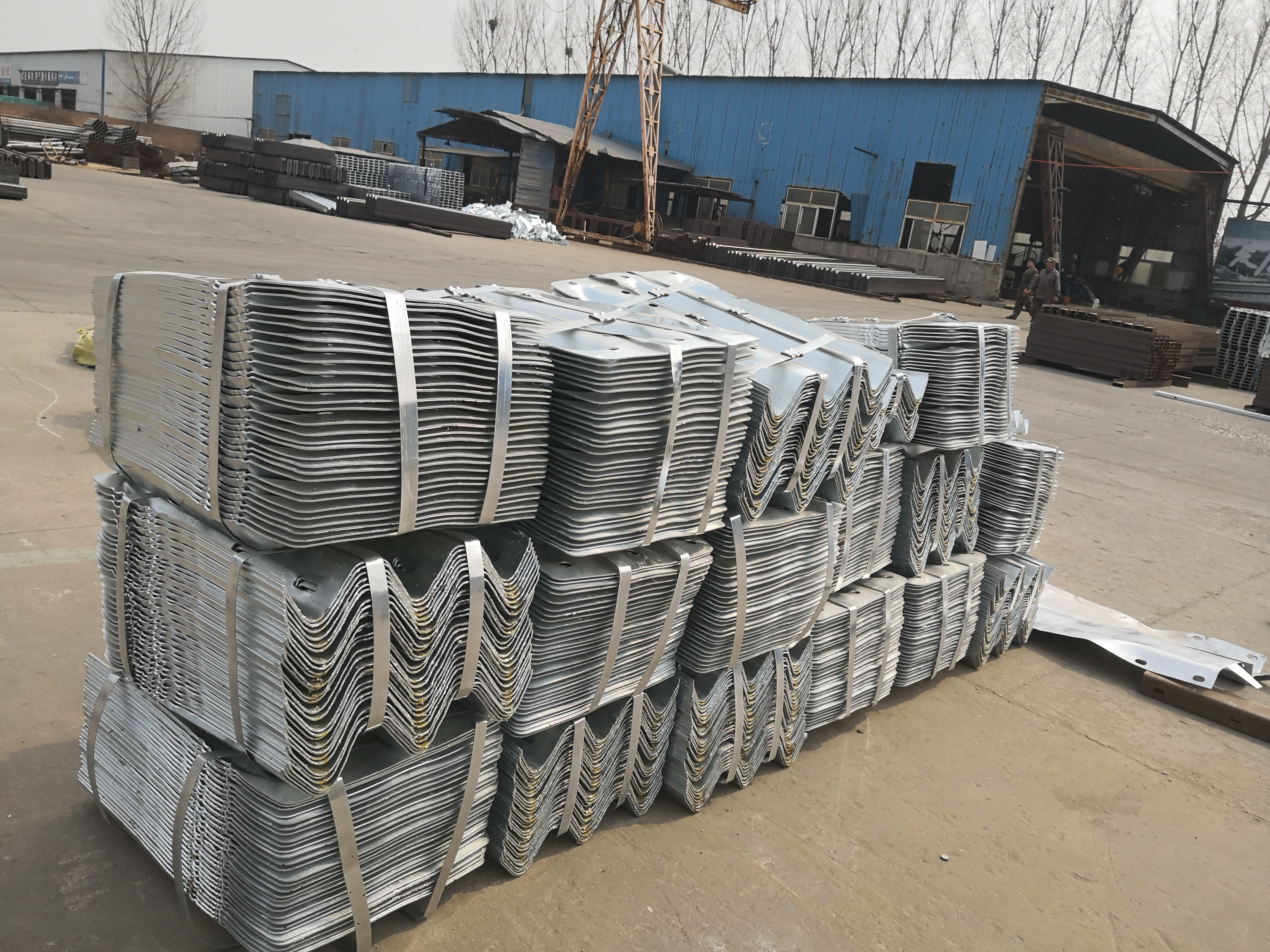 Highway Guardrail Post for Roadway Safety and JT/T281/AASHTO M180 Standard Compliance