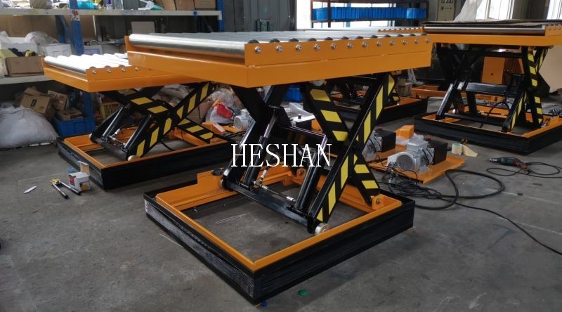 2023 Made In China Hydraulic Scissor Lift Roller Conveyor Lift Table