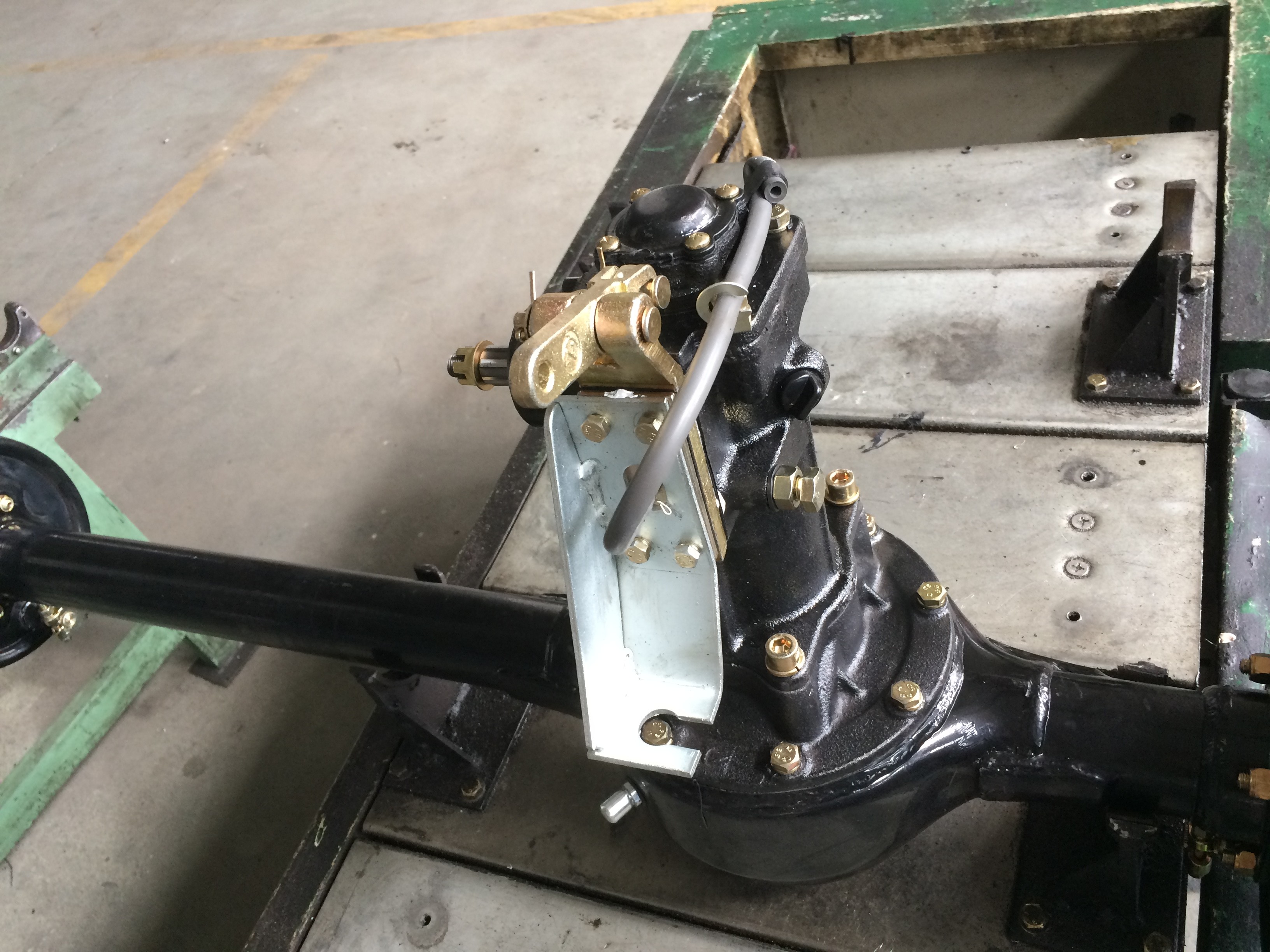 Bajaj Passenger Model Rear Engine Axle Gearbox With Forward And Reverse