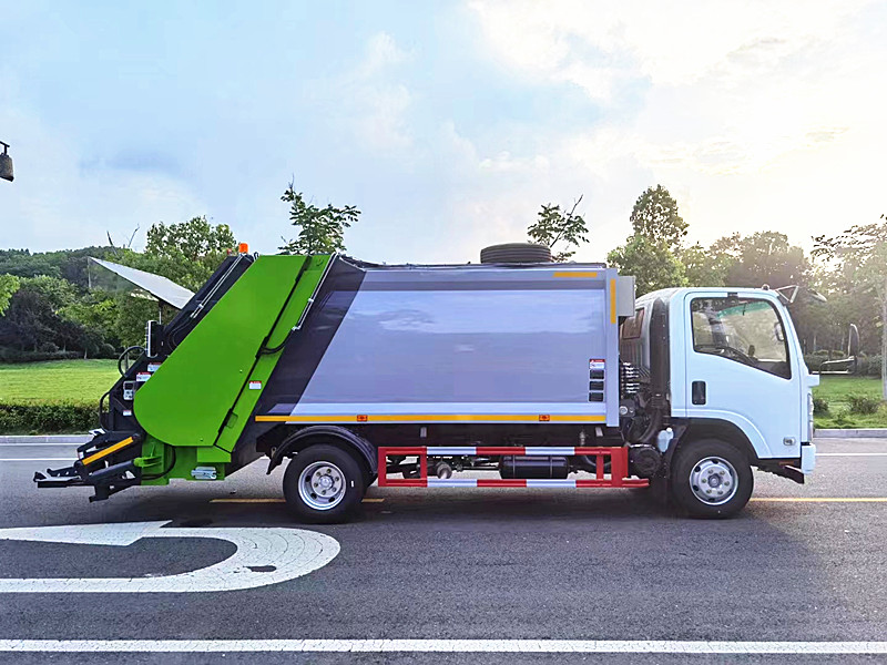 ISUZU Chassis 10m3 Compactor Garbage Truck Rubbish Bin Collection Dump Truck 8 tons