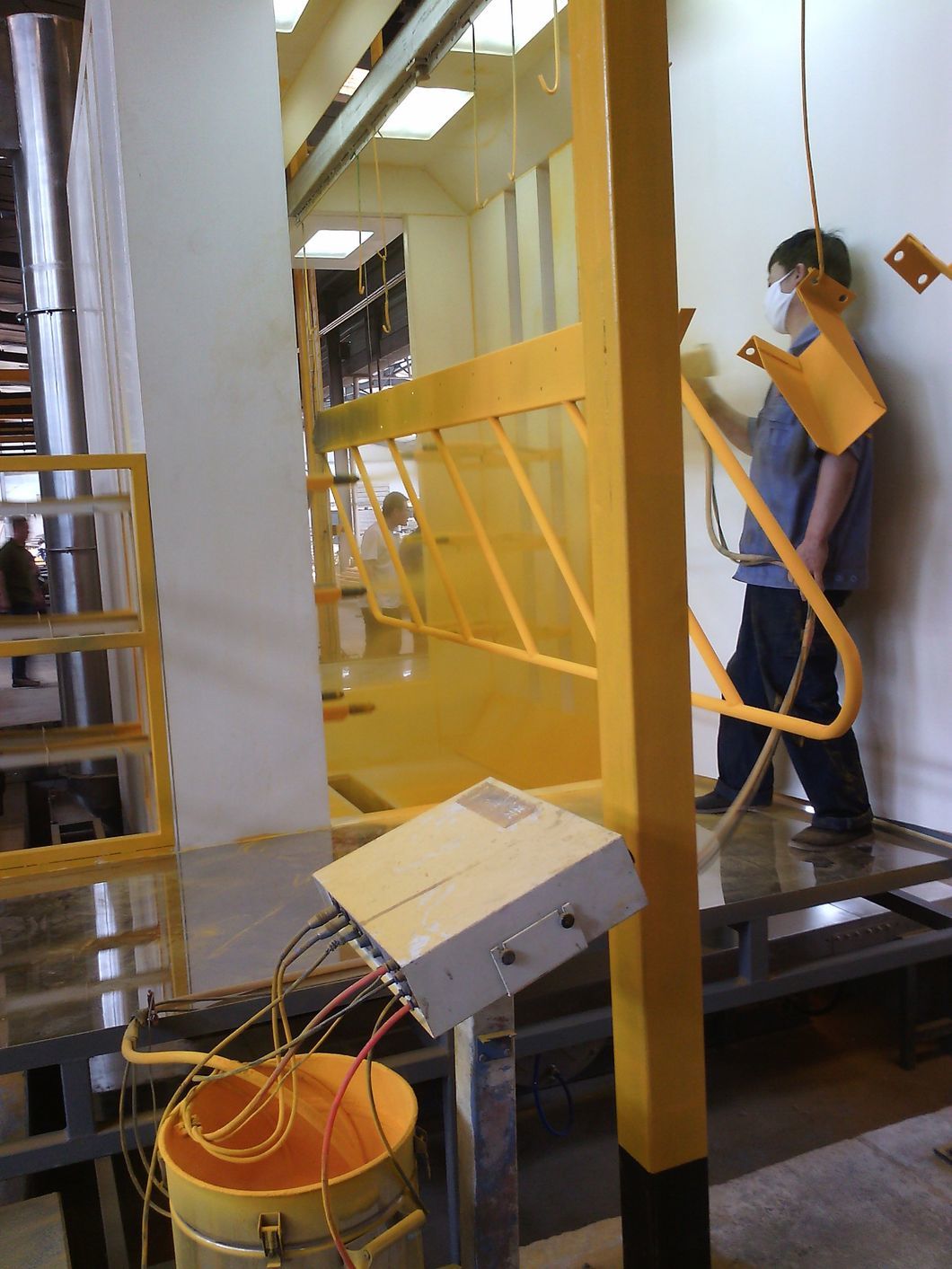 Powder Coating Production Line Equipment with Conveyor System and PVC Spray Booth