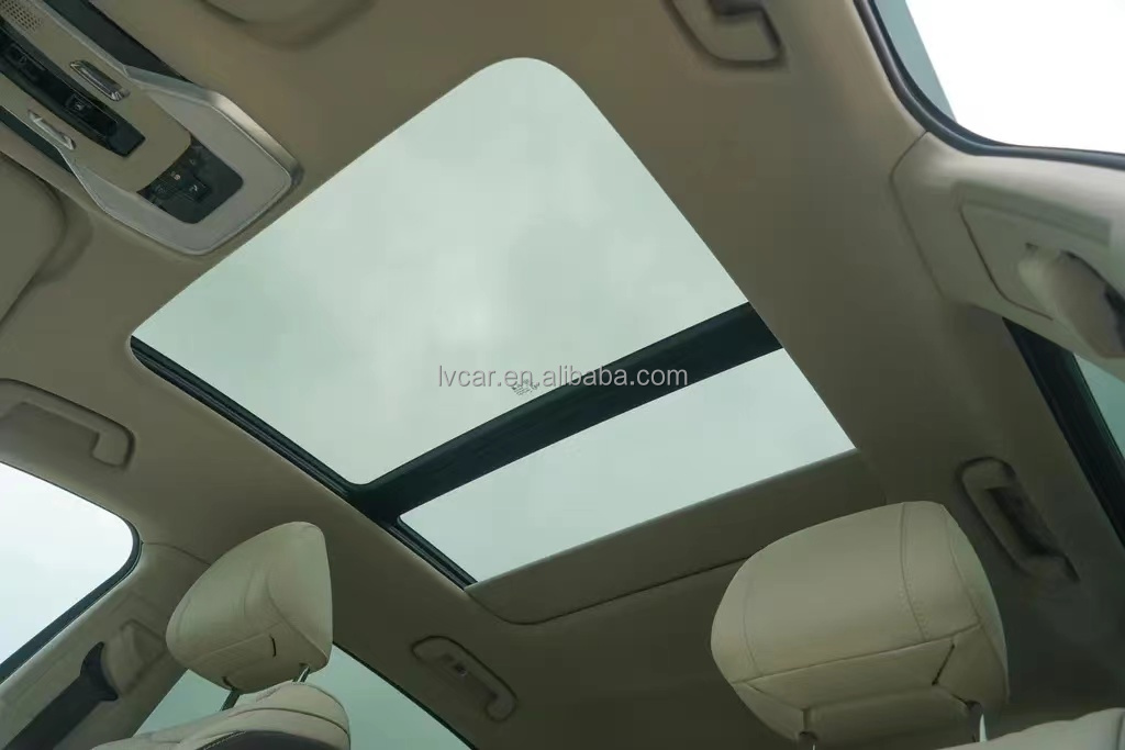 Chinese Mid to Large Sized Sedan HongQi H5 with 4.1-6L Engine Capacity and High Demand